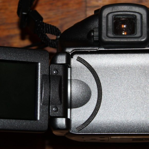 2006 Canon PowerShot S3 IS Camera w/ Bag - Picture 5 of 8